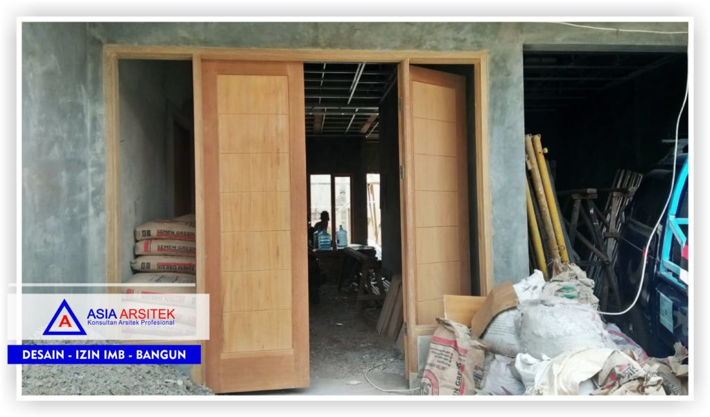 Proses-pemasangan-daun-pintu
