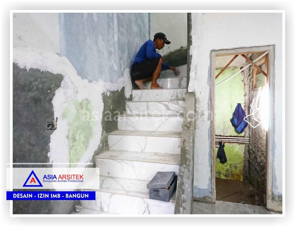 Finishing Area Tangga Rumah Classic Klasik Bpk Dody Tangerang-Jakarta-Bogor-Bekasi-Bandung-Jasa Konsultan Desain Arsitek Profesional - Desain Rumah Mewah - Arsitek Gambar Desain Rumah Klasik 1