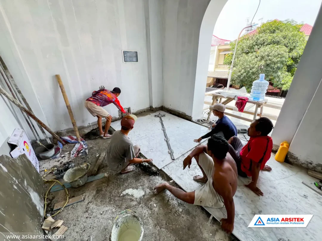 Pembangunan Rumah Tinggal Mewah Mediterania 4 Lantai di Jakarta Utara marmer