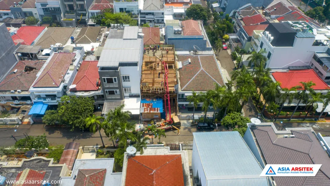Pembangunan Rumah Tinggal Mewah Tropis 3 Lantai di Kota Jakarta Utara atas