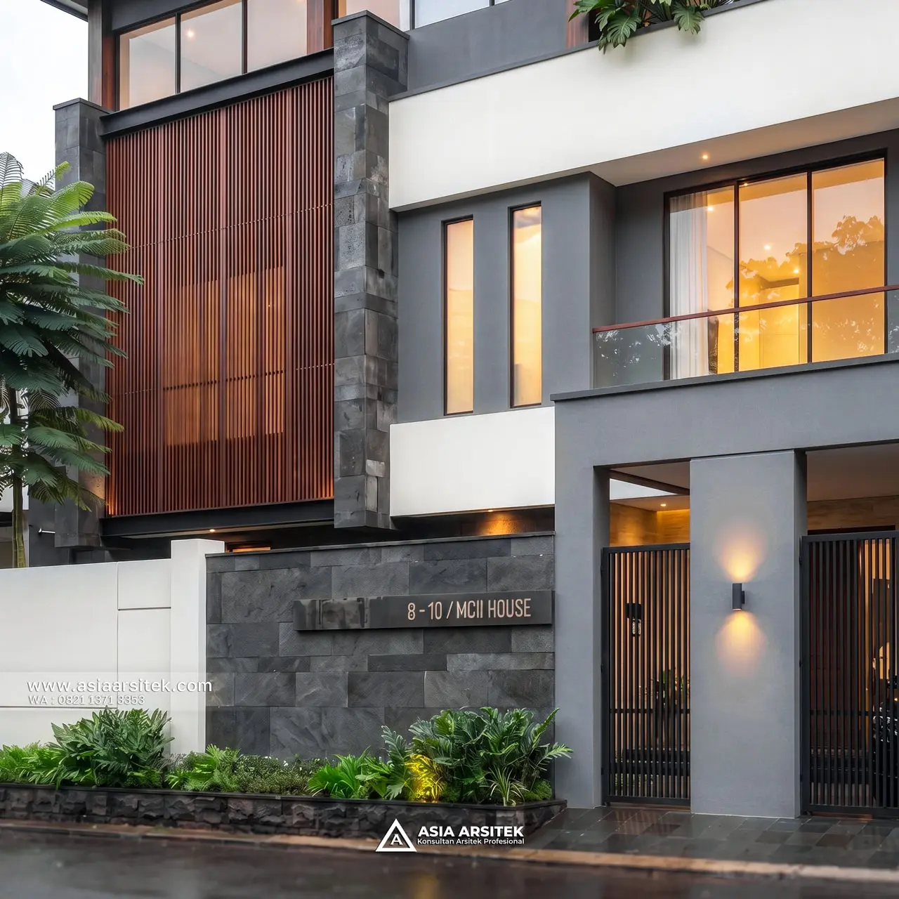Desain Pagar Rumah Modern 3 Lantai Ibu MCH di Palmerah Jakarta Barat