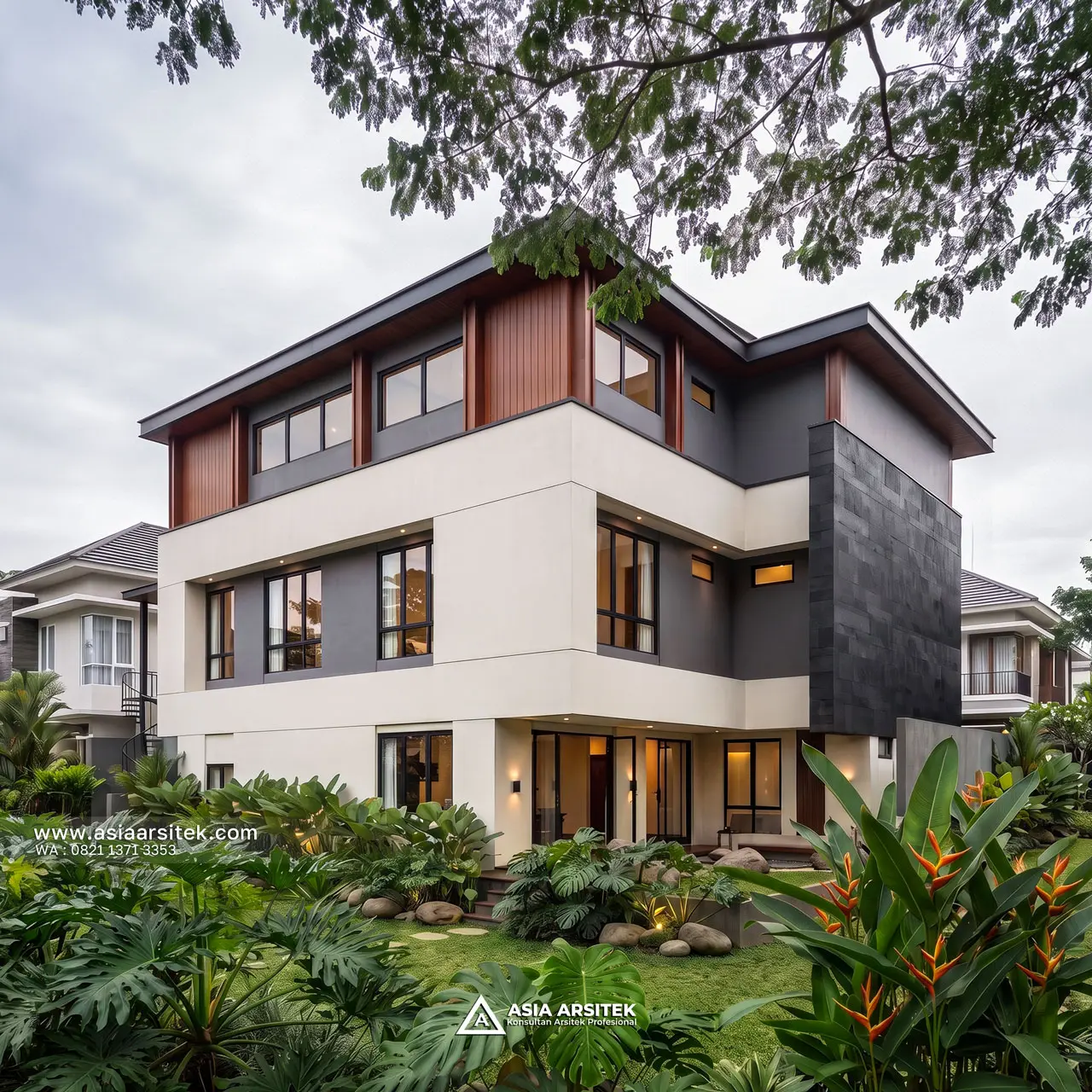 Desain Tampak Belakang Rumah Modern 3 Lantai Ibu MCH di Palmerah Jakarta Barat