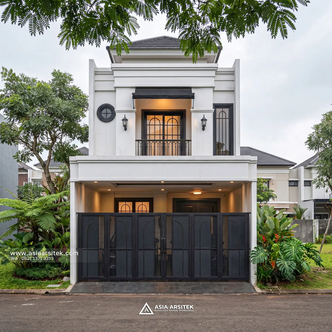 Desain Tampak Depan Rumah Modern Klasik 2 Lantai Ibu Bella di Tanjung Priok Jakarta Utara
