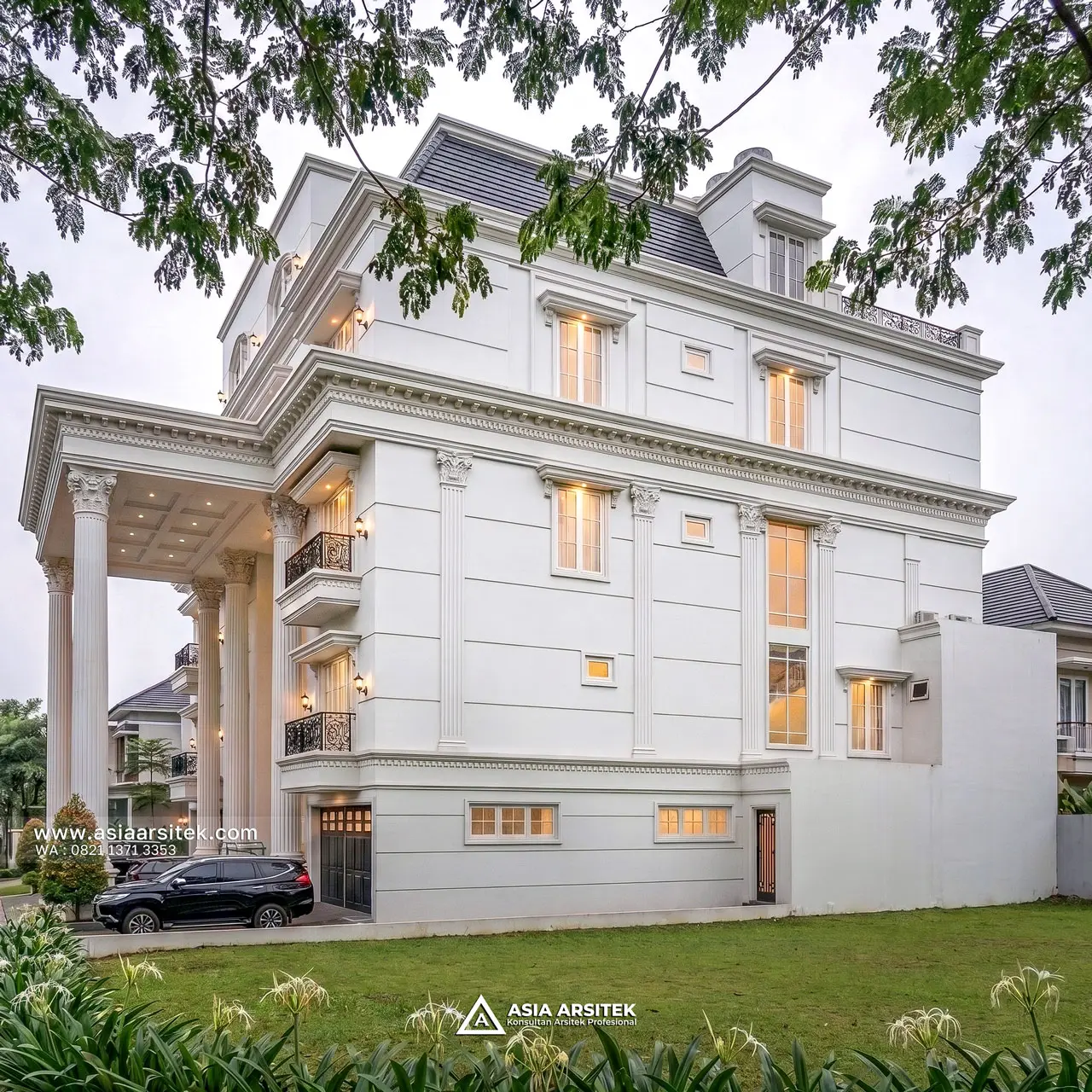 Desain Tampak Samping Kanan Rumah Klasik Mewah 5 Lantai Bapak ED di Pondok Indah Jakarta Selatan