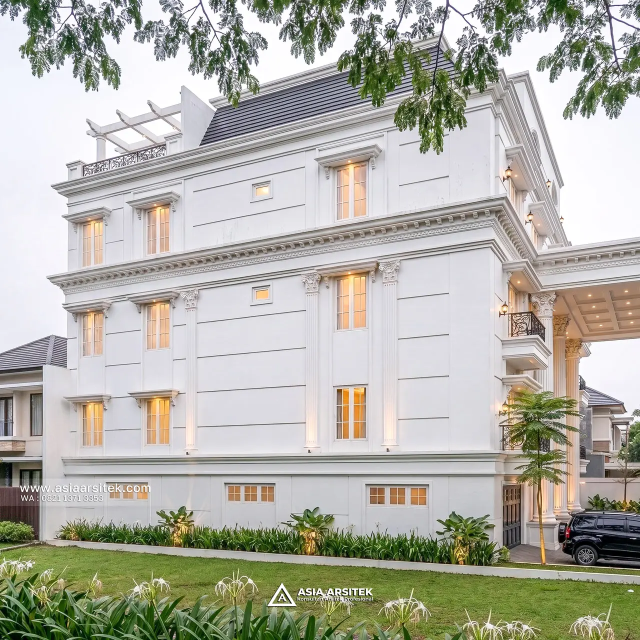 Desain Tampak Samping Kiri Rumah Klasik Mewah 5 Lantai Bapak ED di Pondok Indah Jakarta Selatan