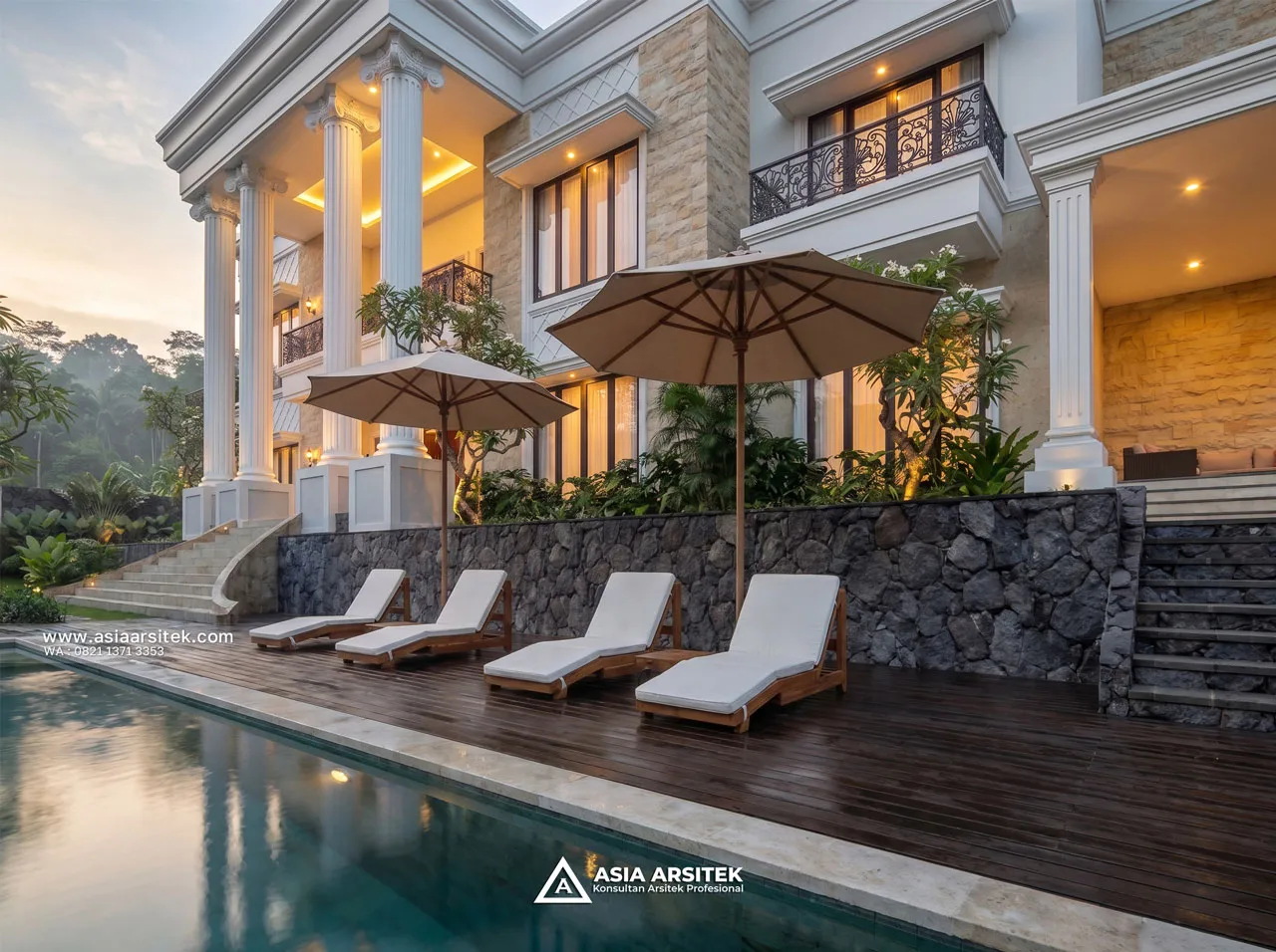 Desain Area Santai Kolam Renang Villa Mansion Mewah 2 Lantai Bapak ERW di Puncak Bogor