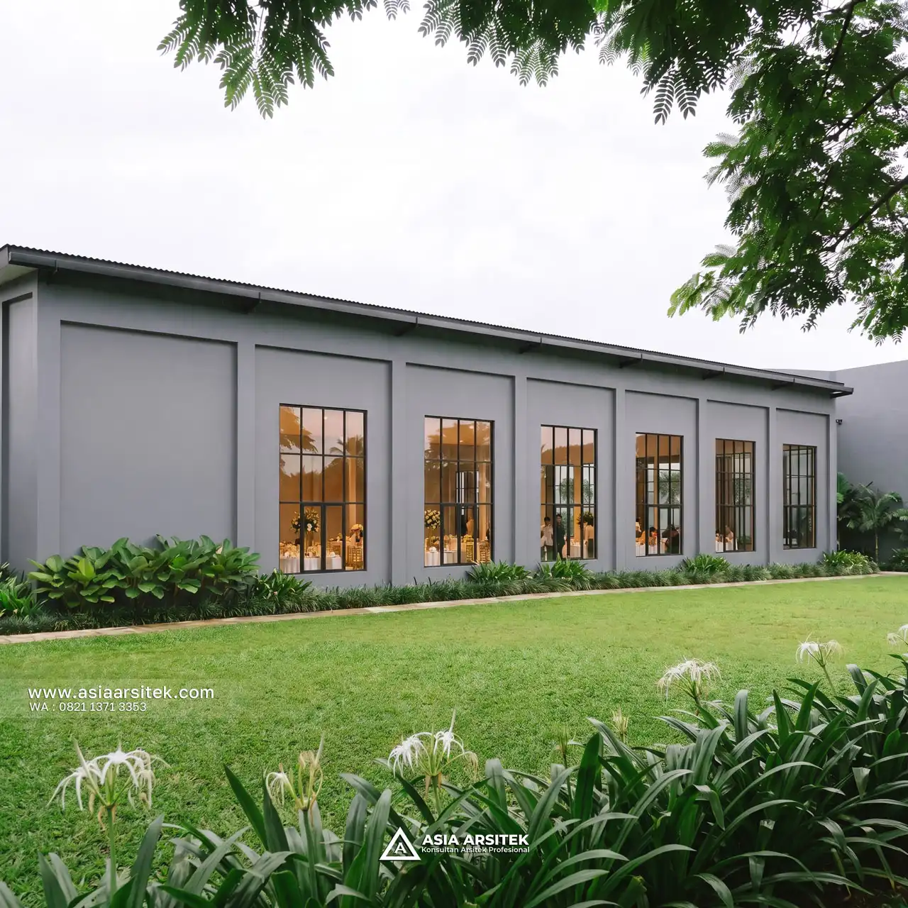 Desain Tampak Samping Kiri Aula Modern 1 Lantai Bapak HRY di Bekasi Jawa Barat